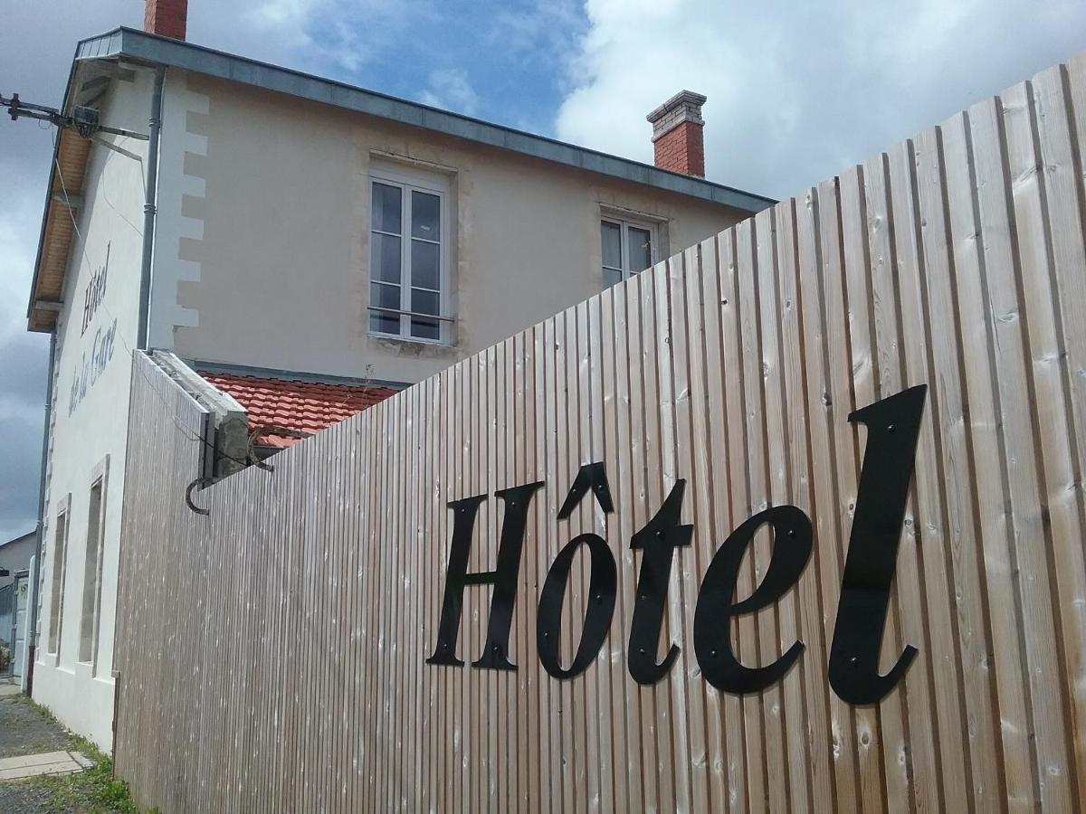 Hotel De La Gare Surgères 外观 照片